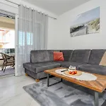דירה Relex With Pool & Jacuzzi