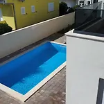 Relex With Pool & Jacuzzi פריבלאקה