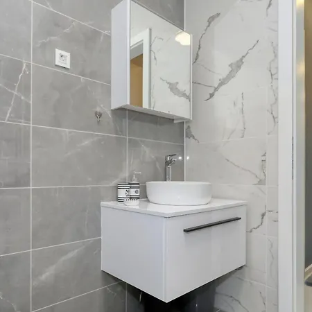 Apartamento Relex With Pool & Jacuzzi Privlaka (Zadar)