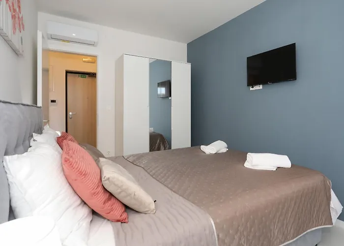 Apartmán Relex With Pool & Jacuzzi *