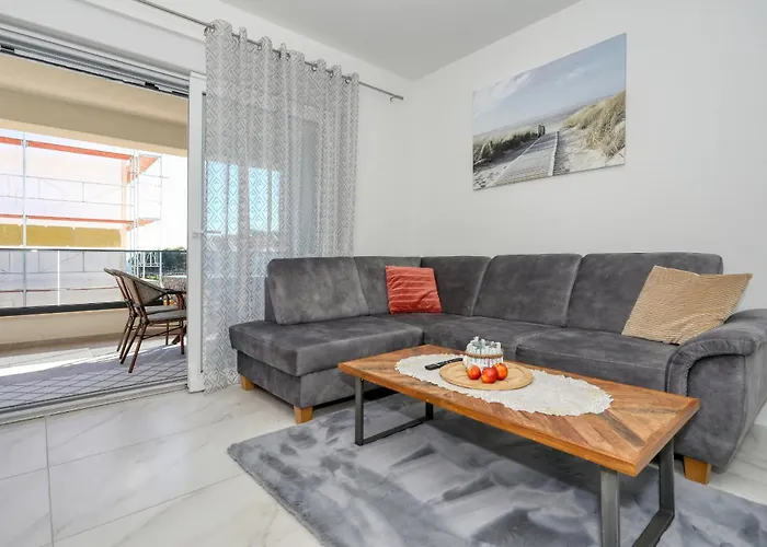 Apartman Relex With Pool & Jacuzzi