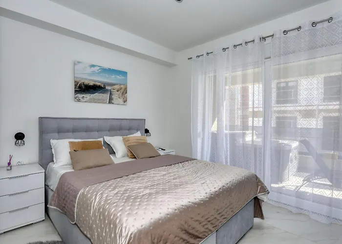 Apartman Relex With Pool & Jacuzzi