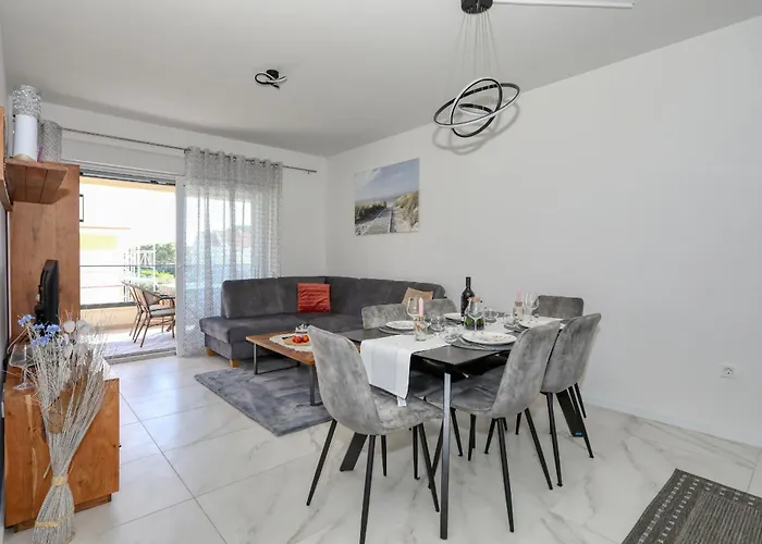 Relex With Pool & Jacuzzi Apartamento