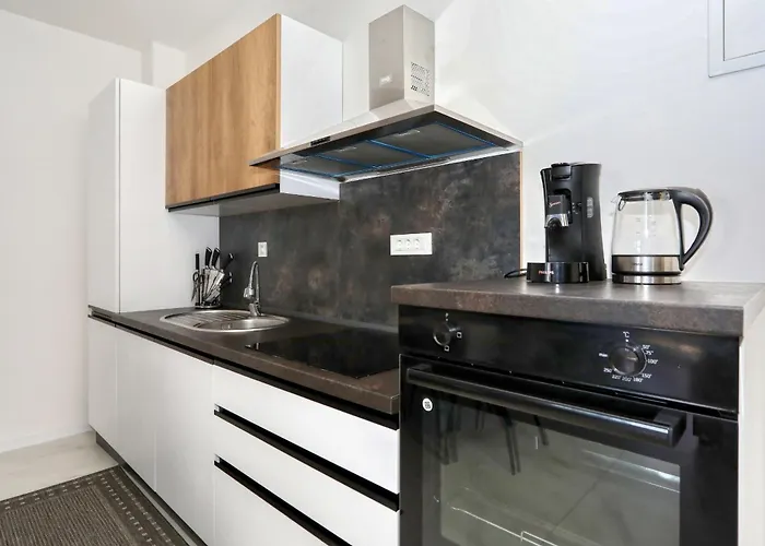 Relex With Pool & Jacuzzi