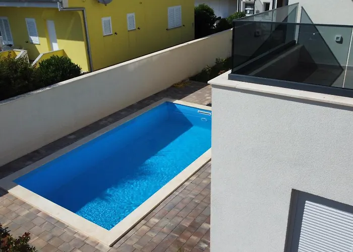 Relex With Pool & Jacuzzi 프리블라카